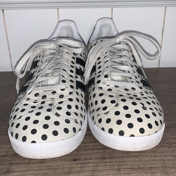 Women's size 7 White Originals Adidas Gazelle Polka Dot Sneakers - Picture 3 of 6